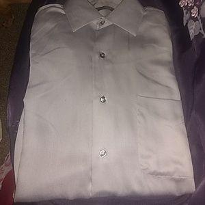 I am selling men's poyester dress shirt